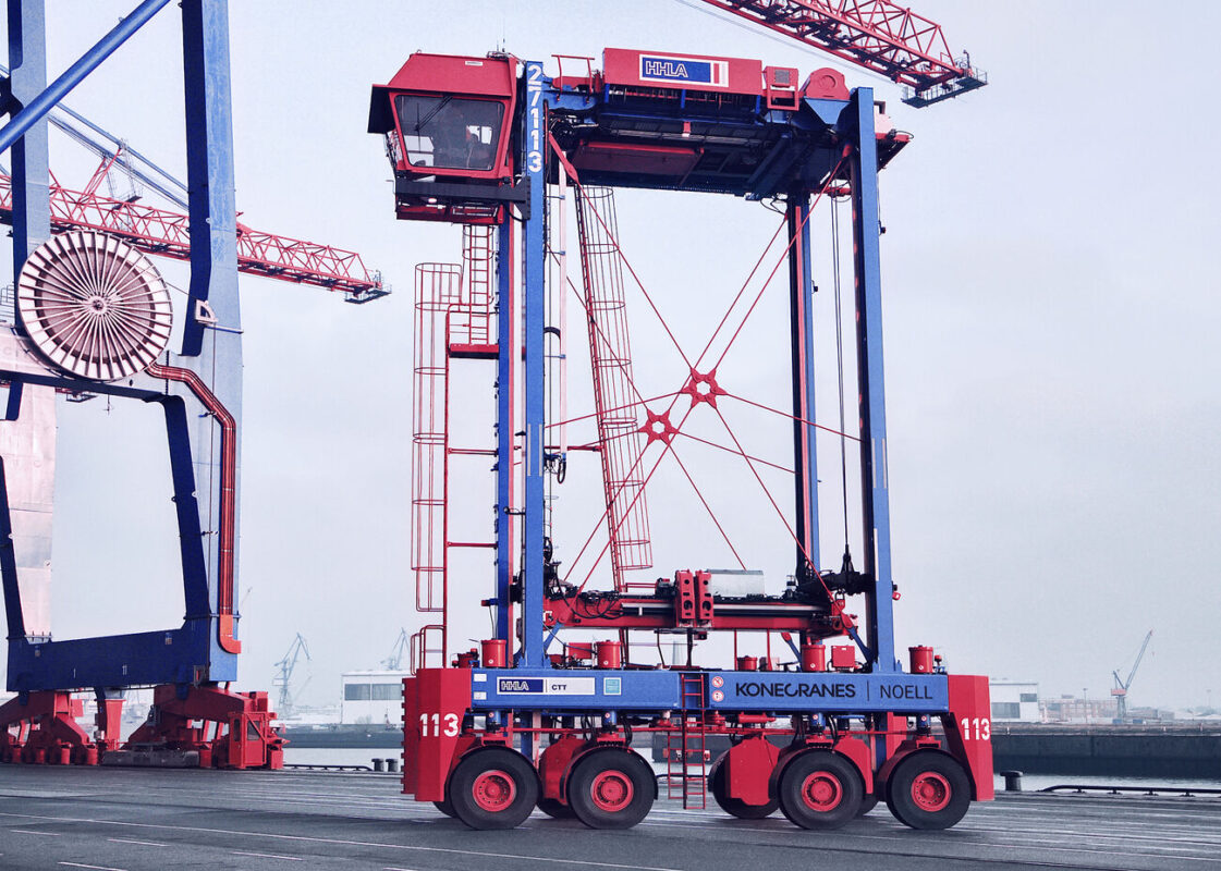 HHLA orders hybrid Konecranes straddles for Hamburg