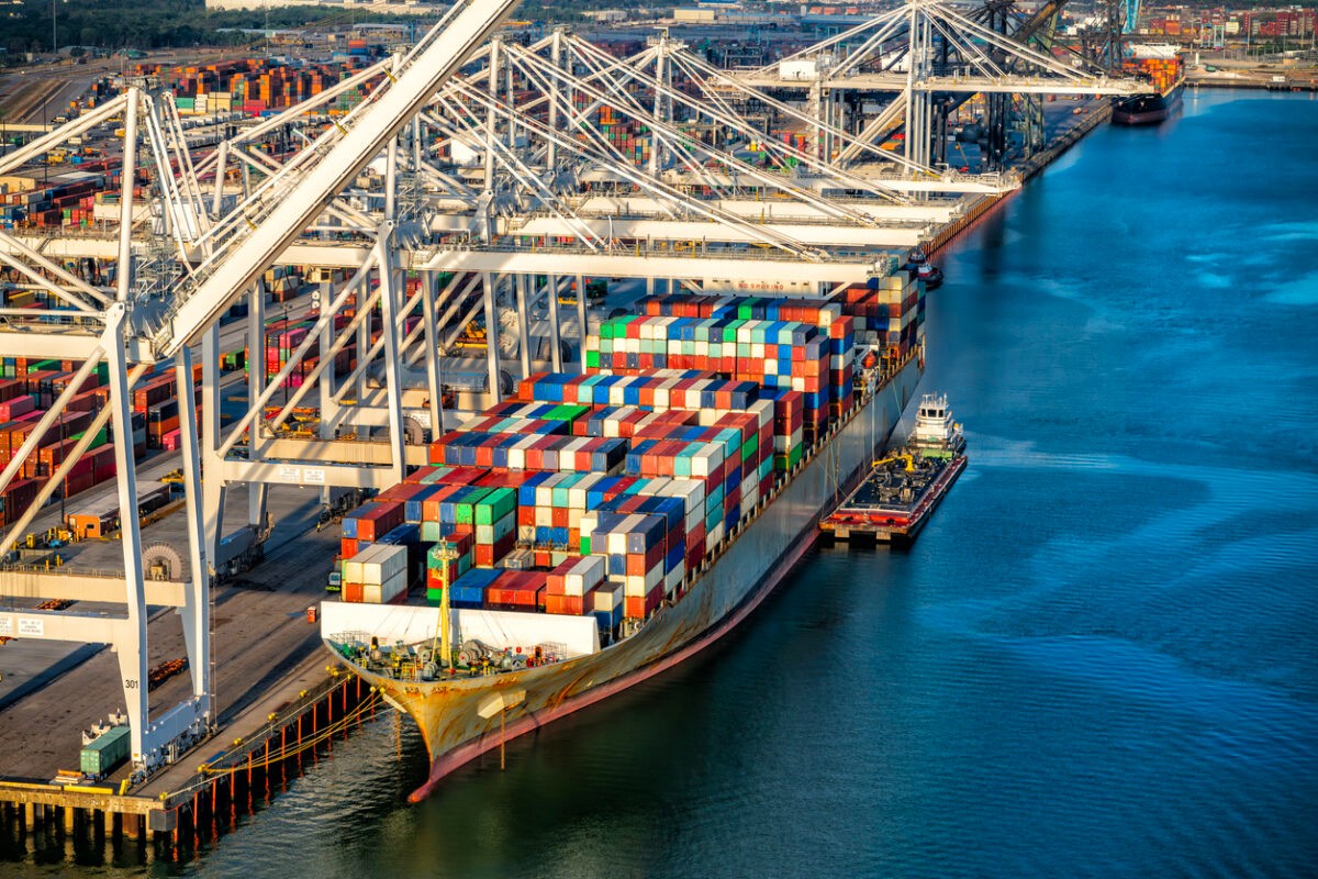 US container terminals face waits of up to 18 hours