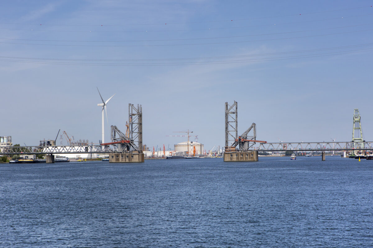 ISO 6319 sets global standard for safe hull cleaning at ports